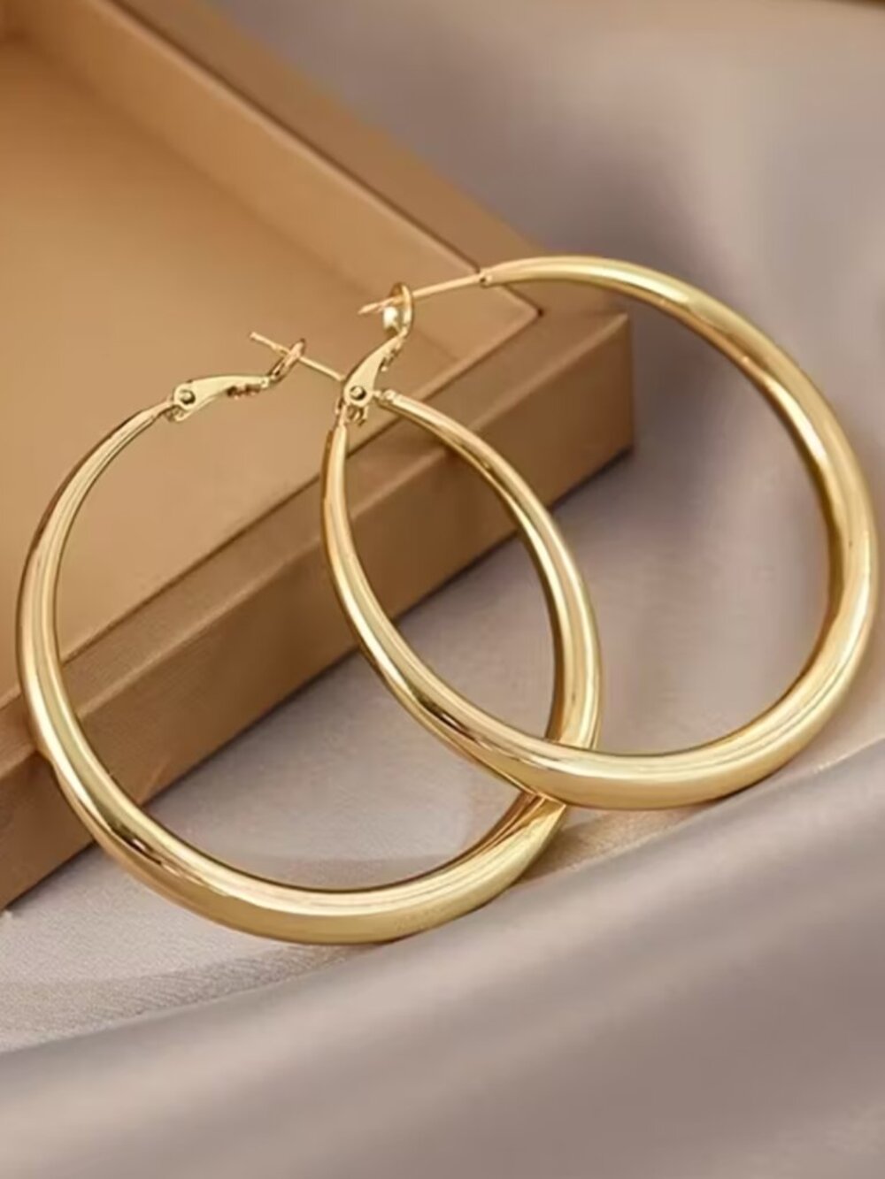 Golden Radiance Hoop Earrings Large Elegant Fashion Circles for Effortless Glam